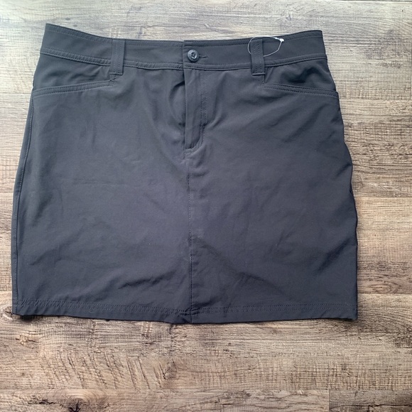 Eddie Bauer Pants - Eddie Bauer black skort NWOT 10